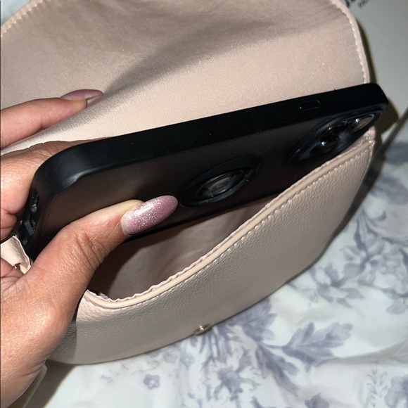 Chloe Pouch wristlet bag - Picture 8 of 8